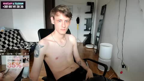 Snapshot of annonimsick chatting on 06-03-26, 02:33 online show from 06-03-26, 02:33