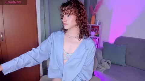 Snapshot of anntoniawood chatting on 02-12-26, 03:12 Anntonia Woods online show from 02-12-26, 03:12