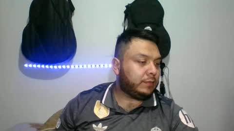 lion kennedy independent model moderator online show from 10-23-25, 03:06