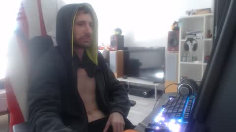 LoyalDog online show from 04-12-26, 11:48