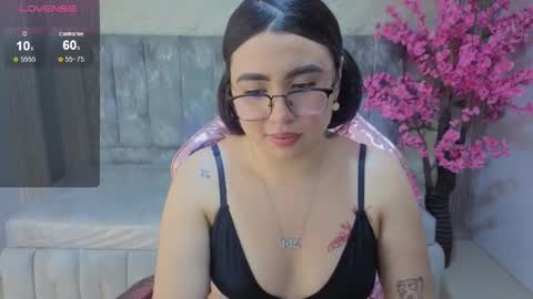 Snapshot of anny1_s chatting on 05-27-26, 10:29 Anny online show from 05-27-26, 10:29