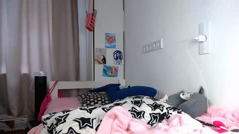 Snapshot of anny_leinhart chatting on 02-07-25, 09:37 Ana online show from 02-07-25, 09:37