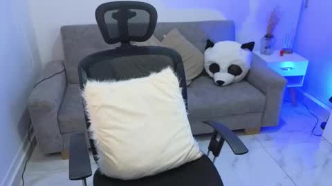 ANNY LOUIS online show from 09-25-25, 07:50