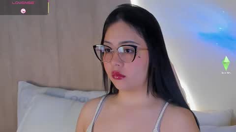 Snapshot of annye01 chatting on 10-25-25, 12:13 A N N Y E  online show from 10-25-25, 12:13
