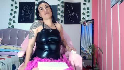 Snapshot of annyevans_ chatting on 02-05-25, 10:55 online show from 02-05-25, 10:55