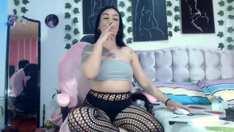 Snapshot of annyevans_ chatting on 02-19-25, 07:48 online show from 02-19-25, 07:48