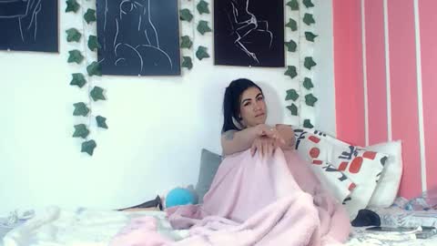    online show from 11-22-25, 03:11