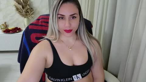 Snapshot of annyloveyou chatting on 02-27-25, 09:14 Annyfit4you online show from 02-27-25, 09:14