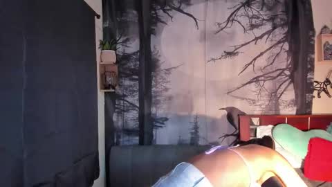 Snapshot of annyluna1 chatting on 12-20-25, 12:18 Annyluna online show from 12-20-25, 12:18