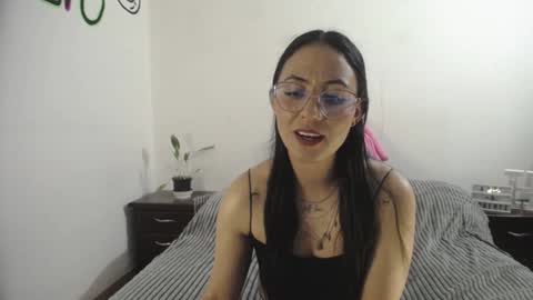 Snapshot of annyroberts_89 chatting on 12-07-24, 08:05 Anny online show from 12-07-24, 08:05