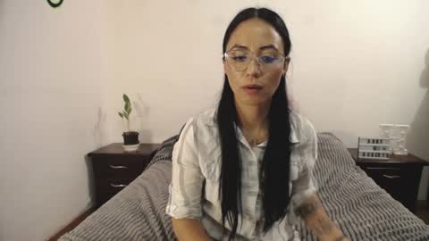 Snapshot of annyroberts_89 chatting on 01-26-25, 02:35 Anny online show from 01-26-25, 02:35