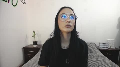 Snapshot of annyroberts_89 chatting on 01-26-25, 06:58 Anny online show from 01-26-25, 06:58