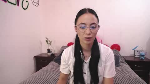 Snapshot of annyroberts_89 chatting on 02-16-25, 10:43 Anny online show from 02-16-25, 10:43