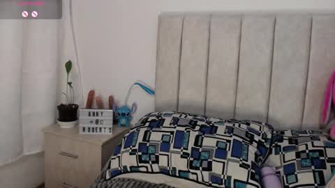 Snapshot of annyroberts_89 chatting on 09-20-25, 01:34 Anny online show from 09-20-25, 01:34