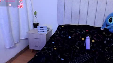 Snapshot of annyroberts_89 chatting on 10-25-25, 11:29 Anny online show from 10-25-25, 11:29