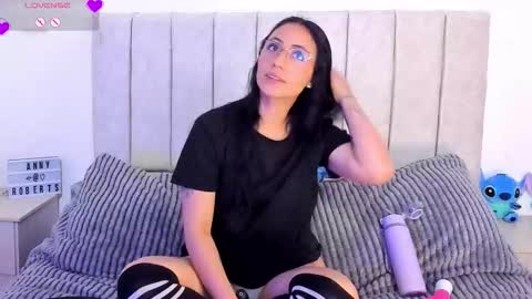 Snapshot of annyroberts_89 chatting on 11-14-25, 11:24 Anny online show from 11-14-25, 11:24