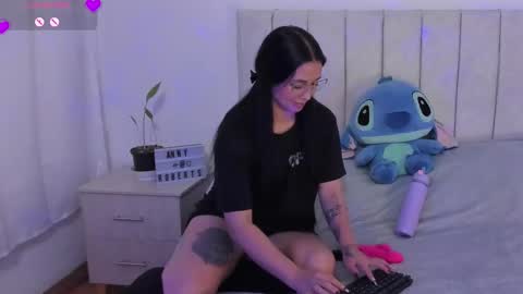 Snapshot of annyroberts_89 chatting on 11-23-25, 10:09 Anny online show from 11-23-25, 10:09