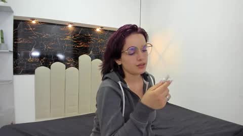 Anny online show from 10-21-25, 01:39