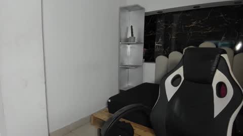 Anny online show from 01-13-26, 08:36