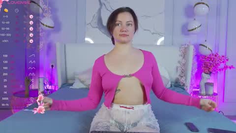 AnnySue online show from 10-16-25, 05:19