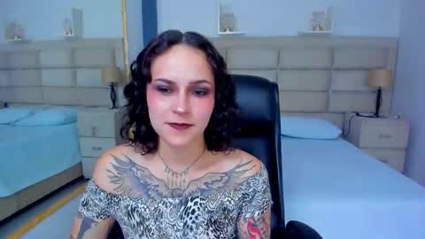 AnnyT online show from 10-15-25, 09:37