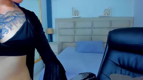 AnnyT online show from 10-24-25, 10:06