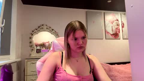 Snapshot of annyvibess chatting on 06-13-26, 05:55 annyvibess online show from 06-13-26, 05:55