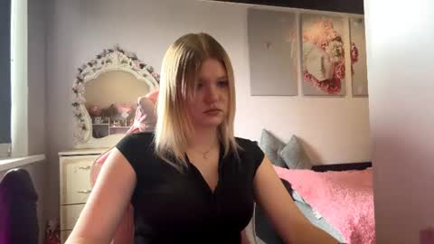 Snapshot of annyvibess chatting on 06-14-26, 12:29 annyvibess online show from 06-14-26, 12:29