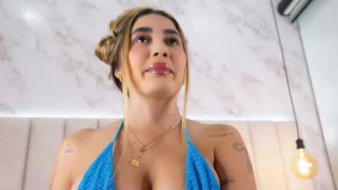 Snapshot of annyy_rosse chatting on 03-09-26, 05:22 ANNYY online show from 03-09-26, 05:22