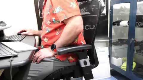 D online show from 06-08-26, 01:00