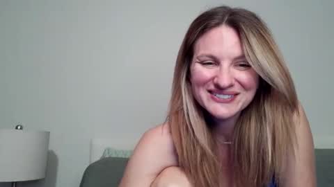 Snapshot of ansleypage chatting on 05-03-26, 01:55 heyitsansley online show from 05-03-26, 01:55
