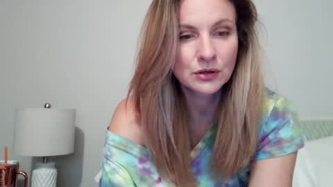 Snapshot of ansleypage chatting on 07-13-26, 01:19 heyitsansley online show from 07-13-26, 01:19