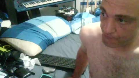 Snapshot of anssyboy696 chatting on 01-19-25, 02:06 anssyboy696 online show from 01-19-25, 02:06