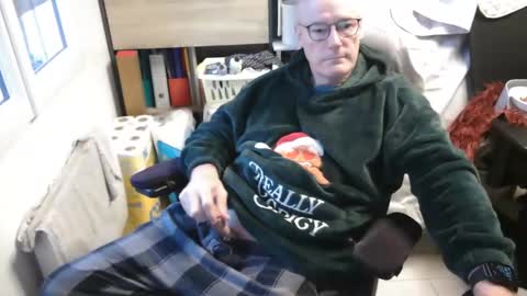 Snapshot of antares590 chatting on 11-15-25, 03:52 antares590 online show from 11-15-25, 03:52