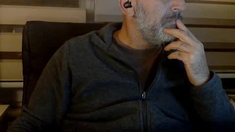 Snapshot of antheris chatting on 09-18-25, 08:55 antheris online show from 09-18-25, 08:55