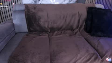 Snapshot of anthoneladoll chatting on 02-14-25, 01:02 Anthoneladoll online show from 02-14-25, 01:02