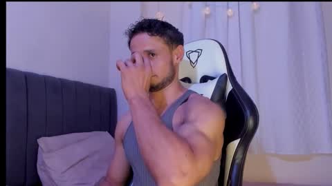 Snapshot of anthony_lewis_ chatting on 09-10-25, 05:51 Adonys Creeb online show from 09-10-25, 05:51