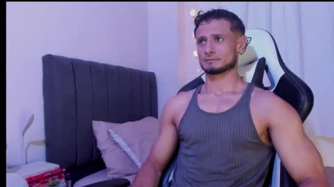 Snapshot of anthony_lewis_ chatting on 09-16-25, 05:08 Adonys Creeb online show from 09-16-25, 05:08