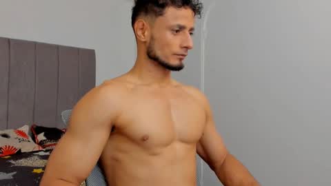 Snapshot of anthony_lewis_ chatting on 11-25-25, 05:07 Adonys Creeb online show from 11-25-25, 05:07