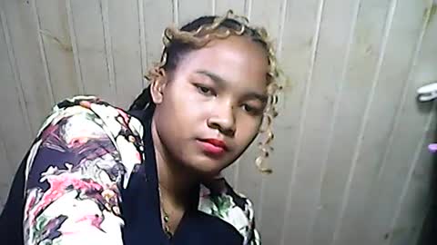 Snapshot of antine9794 chatting on 06-14-26, 08:49 antine9794 online show from 06-14-26, 08:49