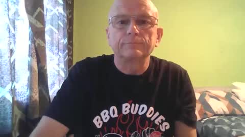 Snapshot of antmatt2025 chatting on 10-16-25, 04:19 antmatt2025 online show from 10-16-25, 04:19