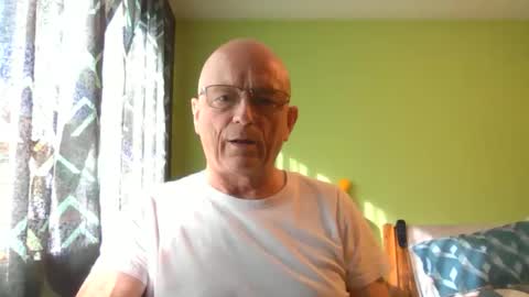 Snapshot of antmatt2025 chatting on 10-27-25, 10:19 antmatt2025 online show from 10-27-25, 10:19