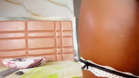 Snapshot of antonelasexx chatting on 10-25-25, 05:26 antonelasexx online show from 10-25-25, 05:26