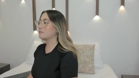 A N T O N E L L A  online show from 01-29-25, 12:02