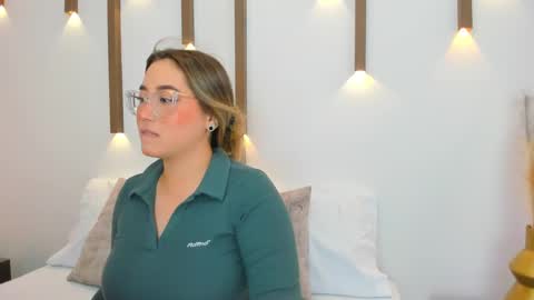 A N T O N E L L A  online show from 03-03-25, 12:16