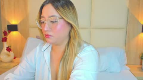 Snapshot of antonella_cutie_ chatting on 06-22-26, 01:19 A N T O N E L L A online show from 06-22-26, 01:19