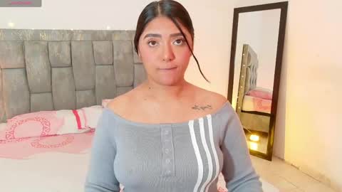 Snapshot of antonella_hot_x chatting on 06-05-26, 09:31 Antonella online show from 06-05-26, 09:31
