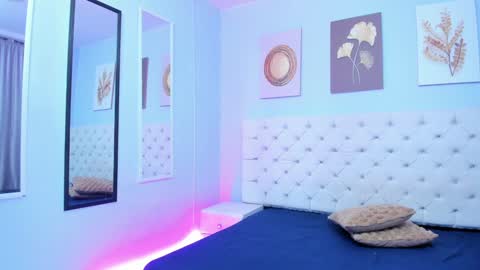 Snapshot of antonella_hotkiss chatting on 12-28-24, 03:47 Antonella online show from 12-28-24, 03:47