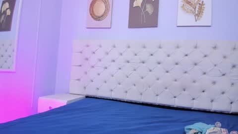 Snapshot of antonella_hotkiss chatting on 01-18-25, 04:26 Antonella online show from 01-18-25, 04:26