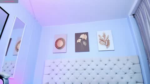 Snapshot of antonella_hotkiss chatting on 02-02-25, 03:43 Antonella online show from 02-02-25, 03:43